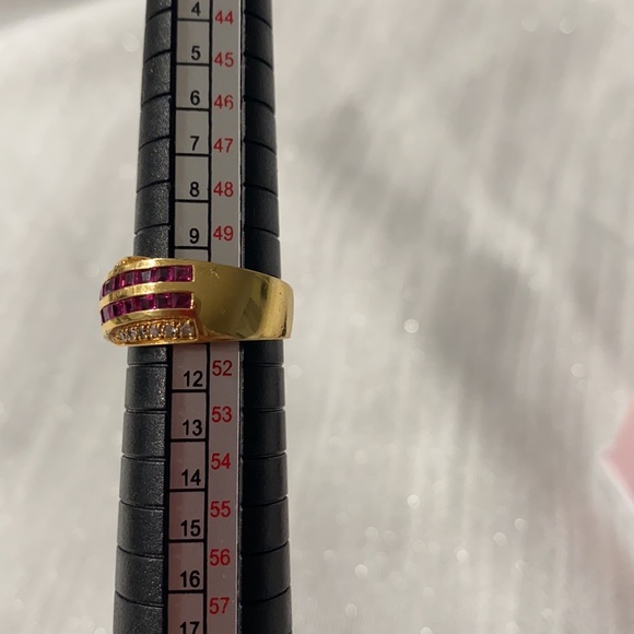 BN Solid 18k Gold, Rubys and Diamonds Ring - Picture 7 of 11